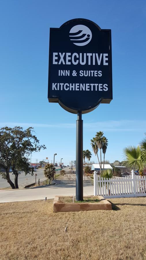 Executive Inn & Suites Floresville Kültér fotó